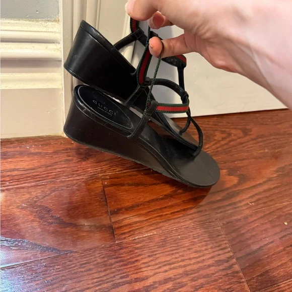 Gucci Black and Red Women's Sandals - Picture 7 of 7